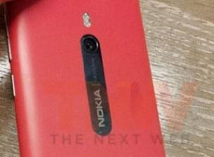 Нови снимки на Nokia 800 с Windows Phone