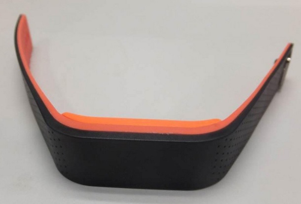 Фитнес гривната на Lenovo се появи в сайта на FCC