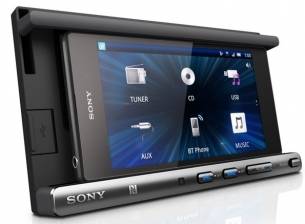 Sony XSP-N1BT превръща смартфона в развлекателна автомобилна система