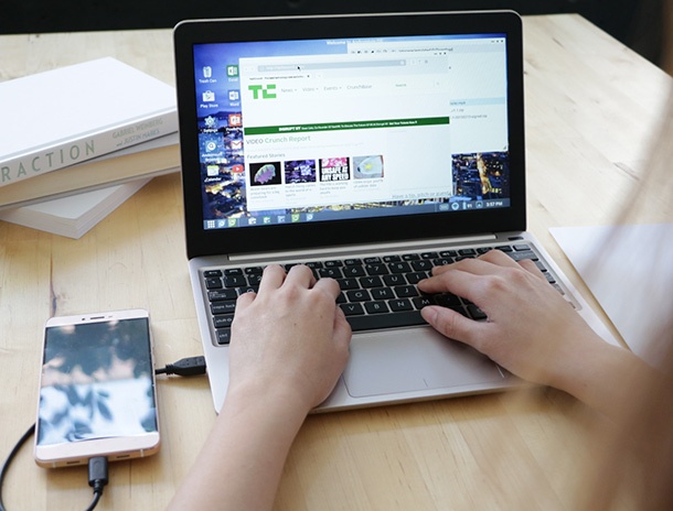 Този аксесоар може да превърне почти всеки смартфон с Android в лаптоп