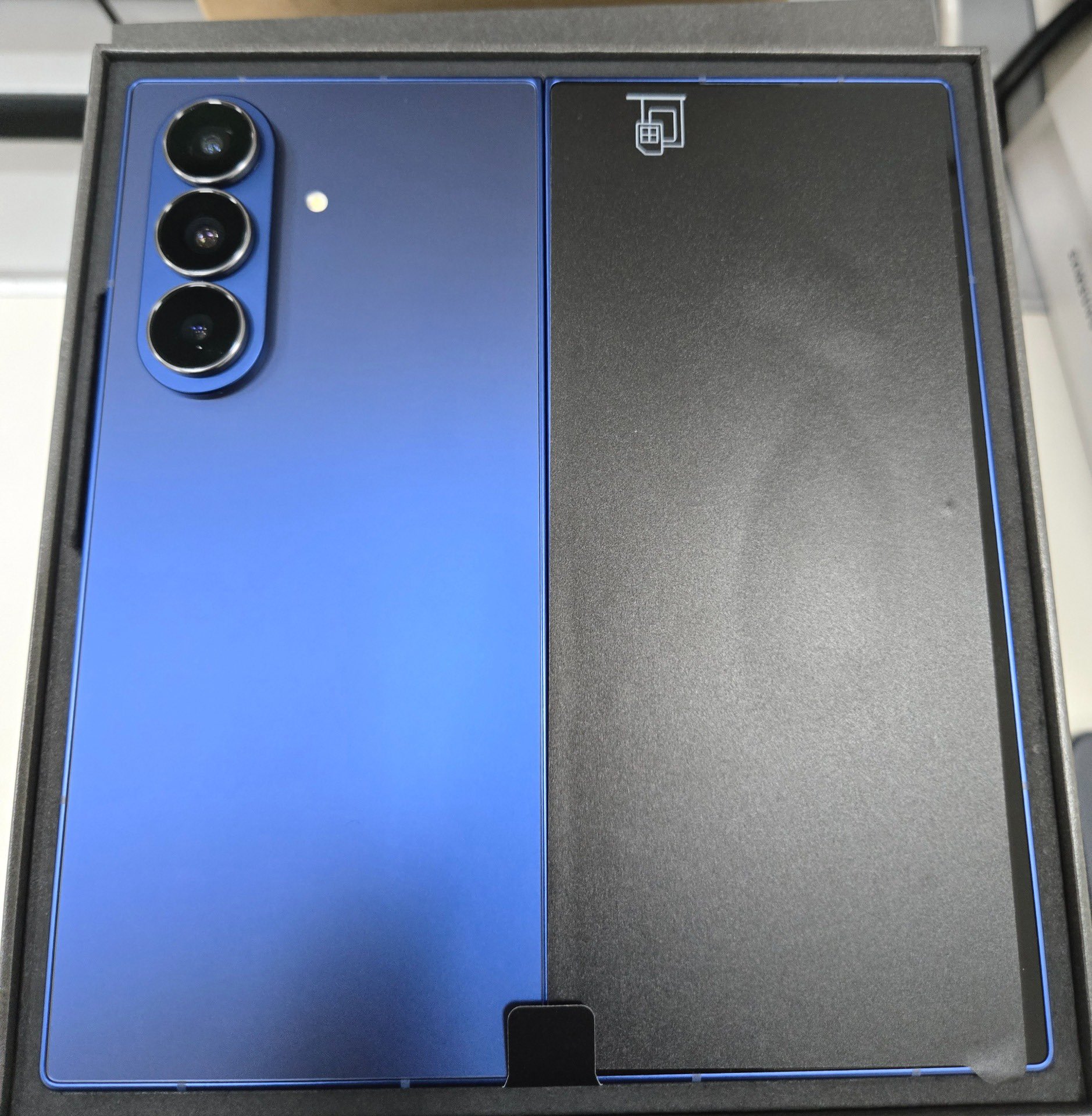 Предпремиерно изтекоха снимки на Galaxy Z Fold7