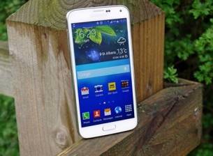 Слух: Samsung подготвя Galaxy S5 Neo с нов процесор и по-добра предна камера