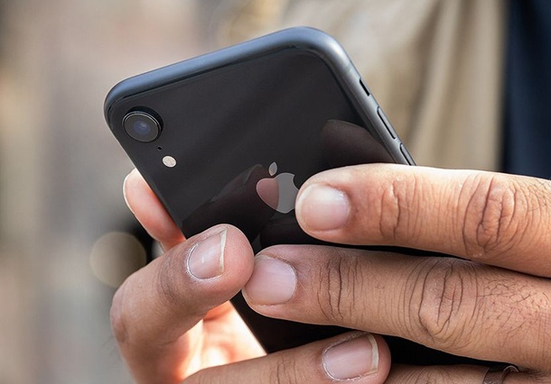 Apple ускорява работата по собствен модем