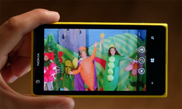 Нова реклама на Windows Phone изправя Nokia Lumia 1020 срещу Apple и Samsung