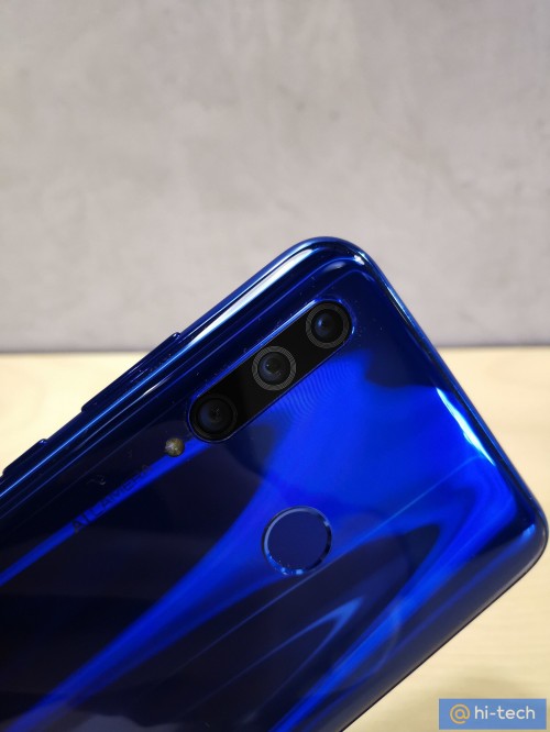 Honor 10i ще е с тройна камера