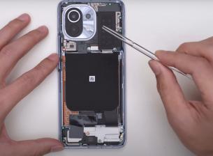 Ето как изглежда Xiaomi Mi 11 отвътре