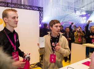 Започнаха продажбите на смартфона Jolla