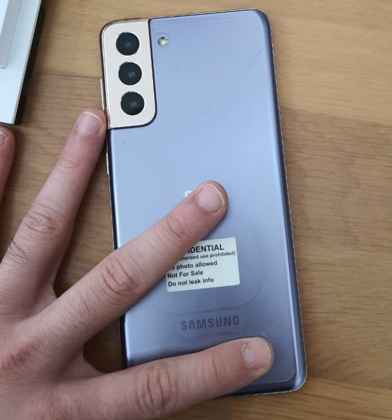 Още снимки на Samsung Galaxy S21+