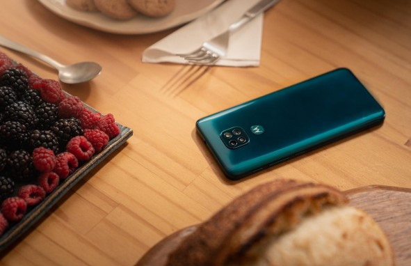 Motorola Moto G9 Play е наличен при нас с атрактивна цена