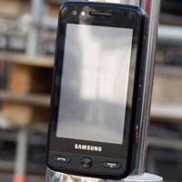 Samsung M8800 Pixon залага на 8MР камера