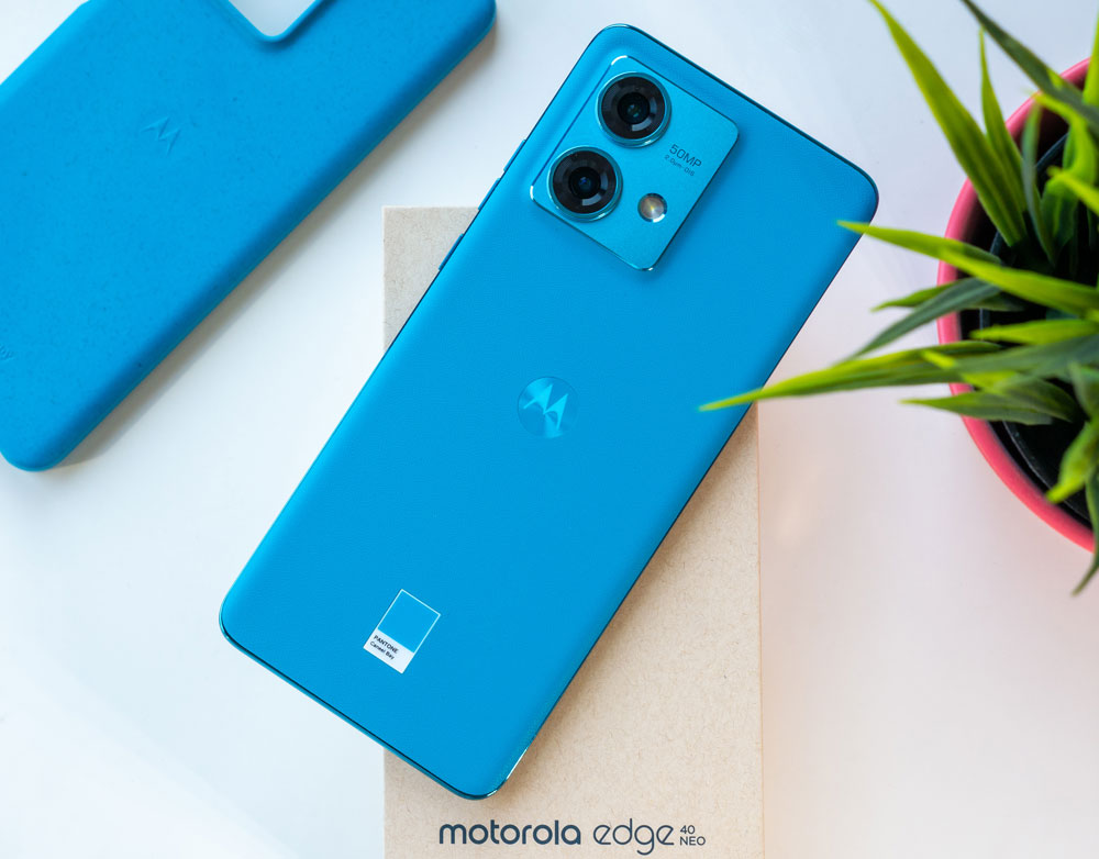 Motorola Edge 40 Neo дебютира при Vivacom