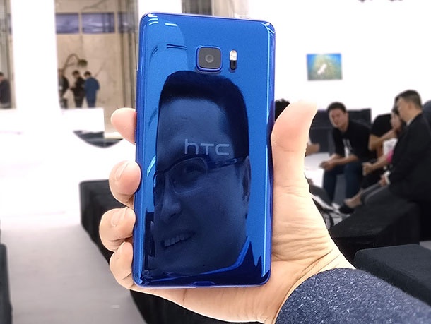 HTC ще пусне наполовина по-малко смартфони през тази година