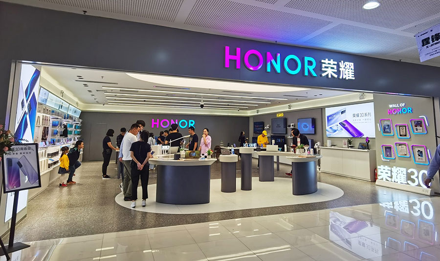 Honor се изкачи на първото място по продажби на смартфони в Китай