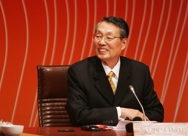 Основателят на Acer отново поема ръководството на компанията