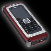 Луксозна версия и на Nokia E90