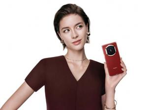 Сгъваемият смартфон Huawei Mate X7 вече се предлага в България