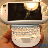 Мобилно Интернет устройство с камера с 2х оптично увеличение