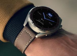 Часовниците Huawei Watch 3 получават циферблат с подписа на Робърт Левандовски