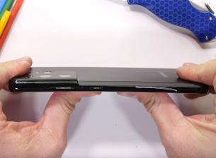 Samsung Galaxy S21 Ultra премина през тестовете на JerryRigEverything