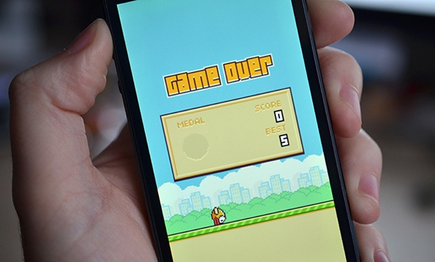 Авторът на Flappy Bird свали играта от магазините за приложения