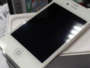 Снимки на бял iPhone 4 и на iPhone 4 с 64 GB памет