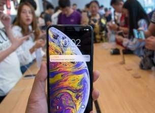 Исторически спад на продажбите на мобилни телефони в Китай