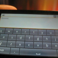 Видеодемонстрация на софтуерната клавиатура на DROID