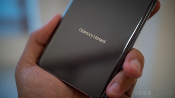 Samsung коментира съобщенията за проблем при зареждането на Galaxy Note8