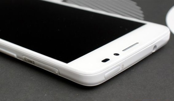 Снимки на 8-ядрения TCL Idol X+