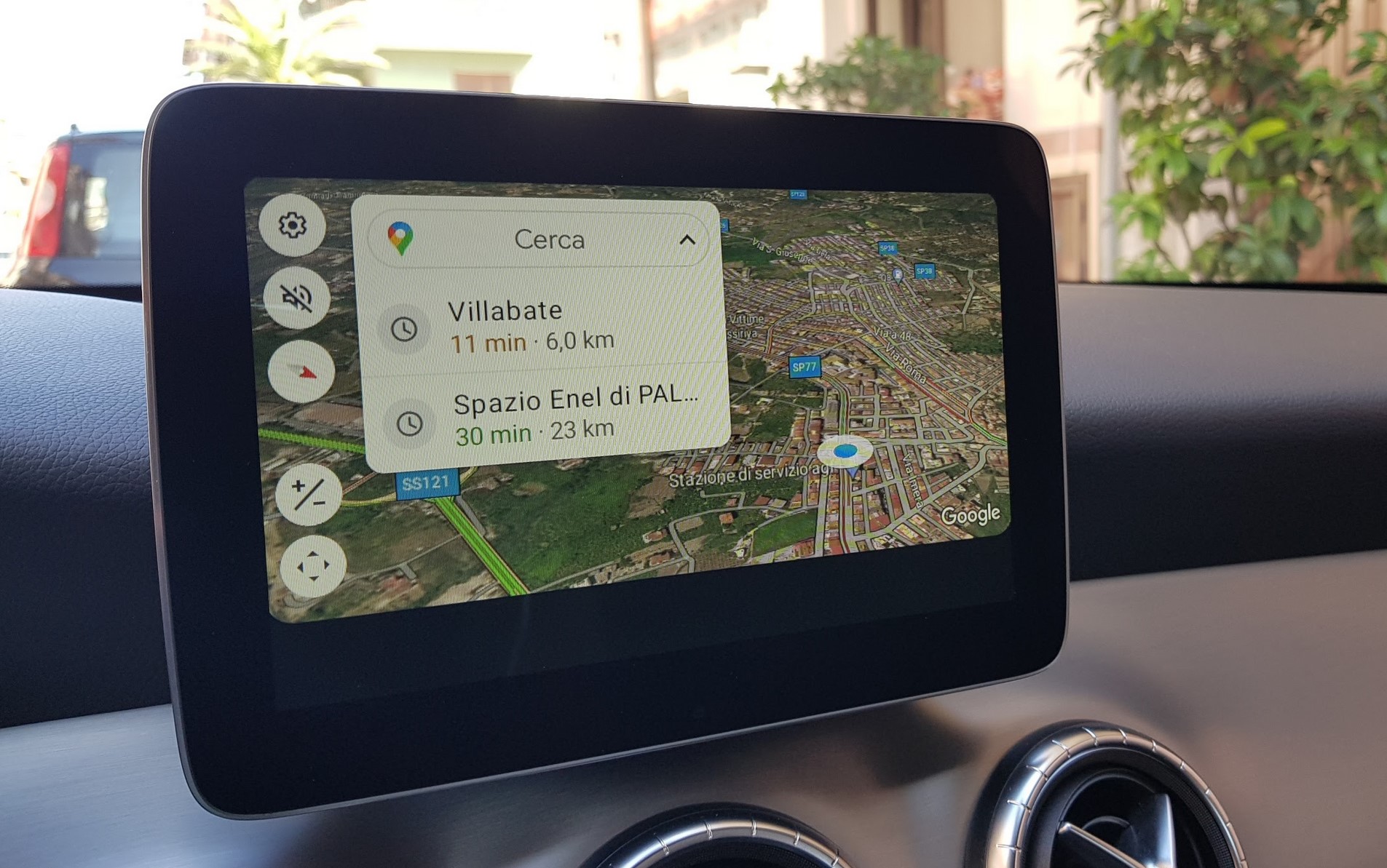 Бъг в Android Auto премахва навигационната лента при някои потребители