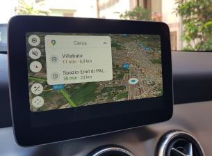 Бъг в Android Auto премахва навигационната лента при някои потребители