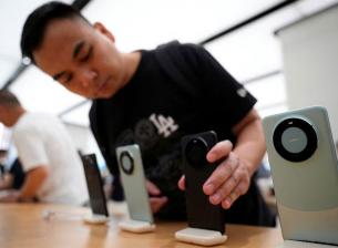 Huawei очаква приходи за годината от почти 100 милиарда долара