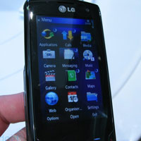 Още един телефон от LG, но този път с S60