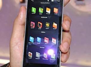 LG GW990 - първият смартфон, използващ Moblin