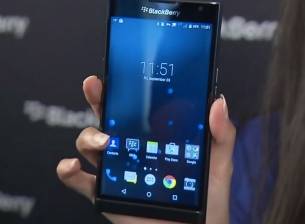 Джон Чен демонстрира слайдера BlackBerry Priv