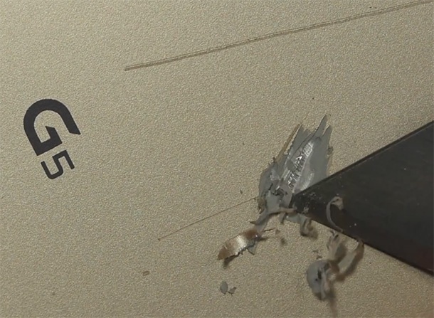 Корпусът на LG G5 всъщност е покрит с пластмаса (обновено)