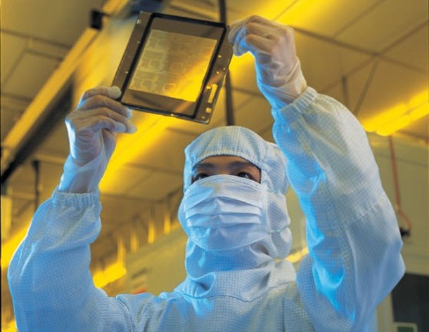 Intel може би ще произвежда част от процесорите A7 на Apple