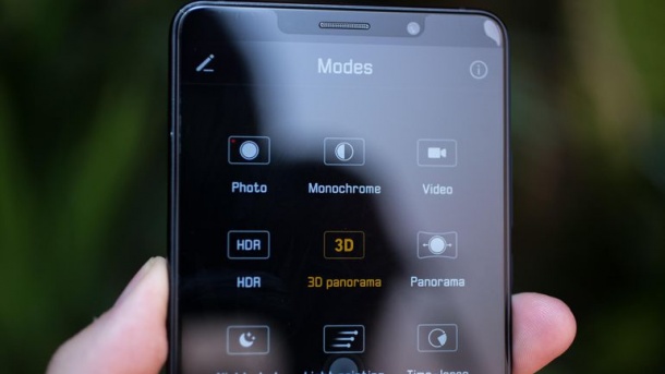 Huawei патентова името Mate 20