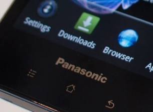 Panasonic ще произвежда телефоните си извън Япония