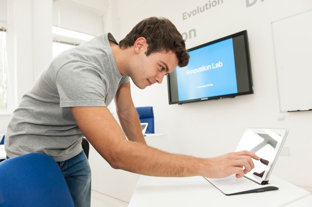 Лаборатория за иновации в СУ ще учи на разработка на мобилни приложения