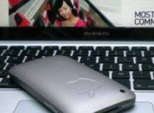 iPhone 3GS с титаниев корпус