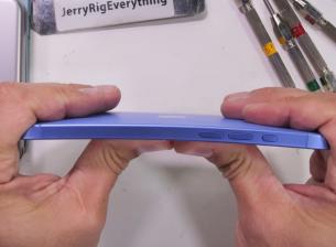 Ето как се справя iPhone 16 при тестове за издръжливост