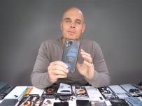 Най-здравият смартфон на 2023 според JerryRigEverything