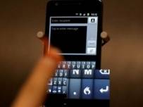 Нова бета версия на Swype включва Dragon Dictation