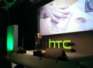 HTC издирва испански мотоциклетист, помогнал на Питър Чоу в Барселона