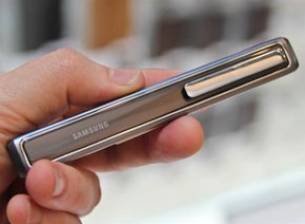 Bluetooth слушалка, която прилича на писалка