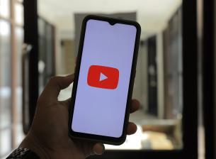 YouTube тества добавянето на нов раздел в мобилните си приложения