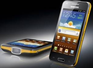 Телефонът с проектор Samsung Galaxy Beam само от VIVACOM