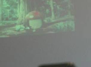 NTT DoCoMo и Sharp представиха също телефон с проектор