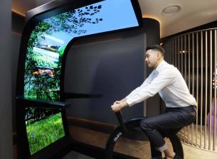 LG демонстрира концептуални решения с гъвкави OLED панели
